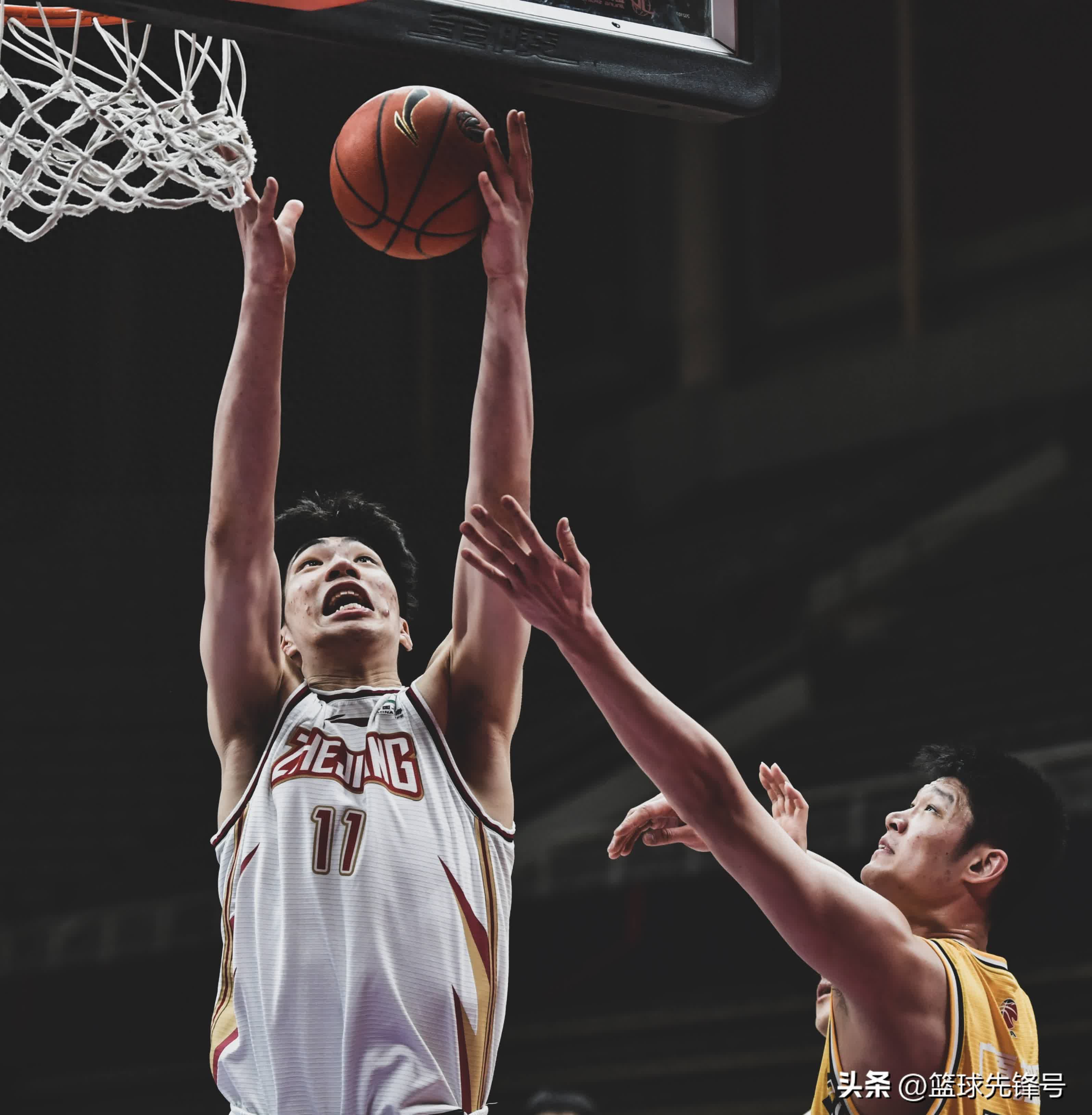 乐鱼体育登录-包含周琦31分曾凡博28+10首钢大胜福建广东胜广州的词条