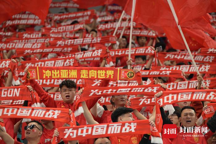 乐鱼体育平台-关于塔斯马尼亚联球迷现场助威，激发球队夺冠斗志的信息