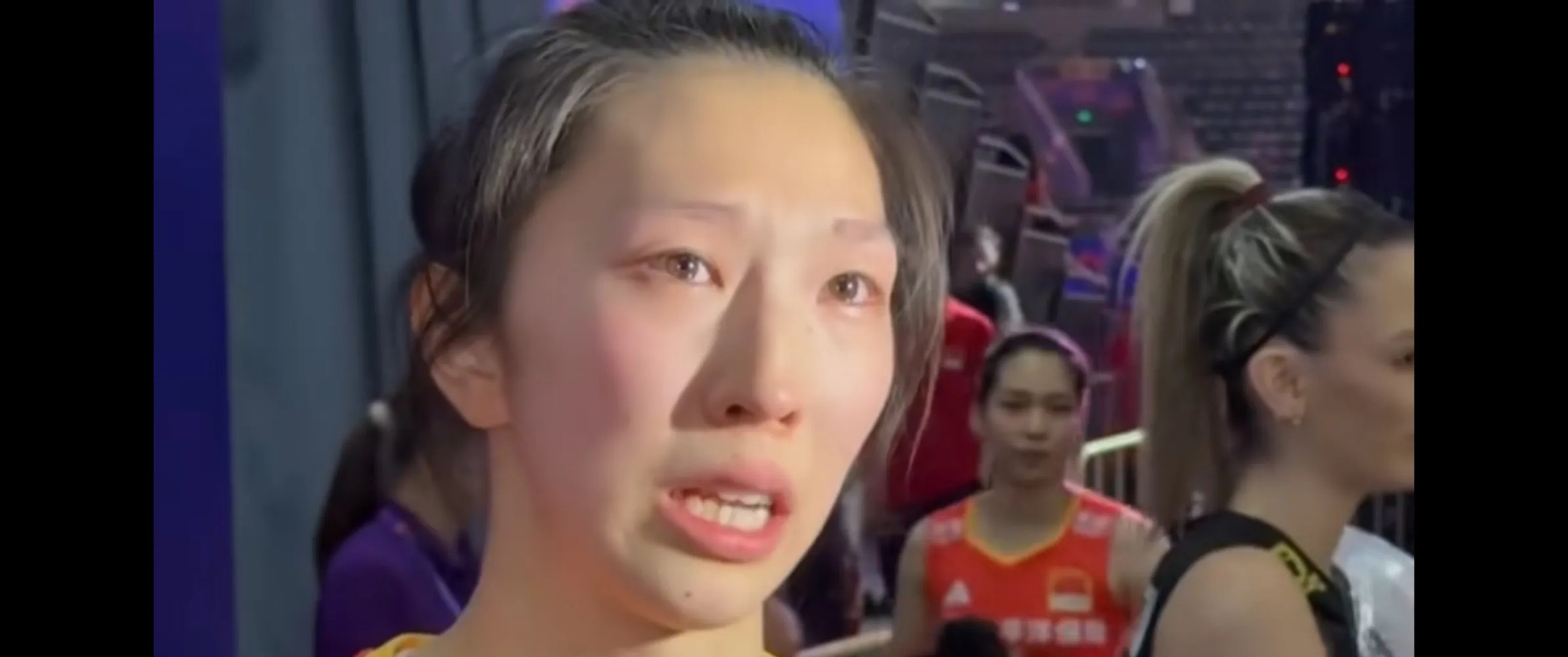 中国女排两环节输世界第一吴梦洁伤停奇兵叫板埃格努