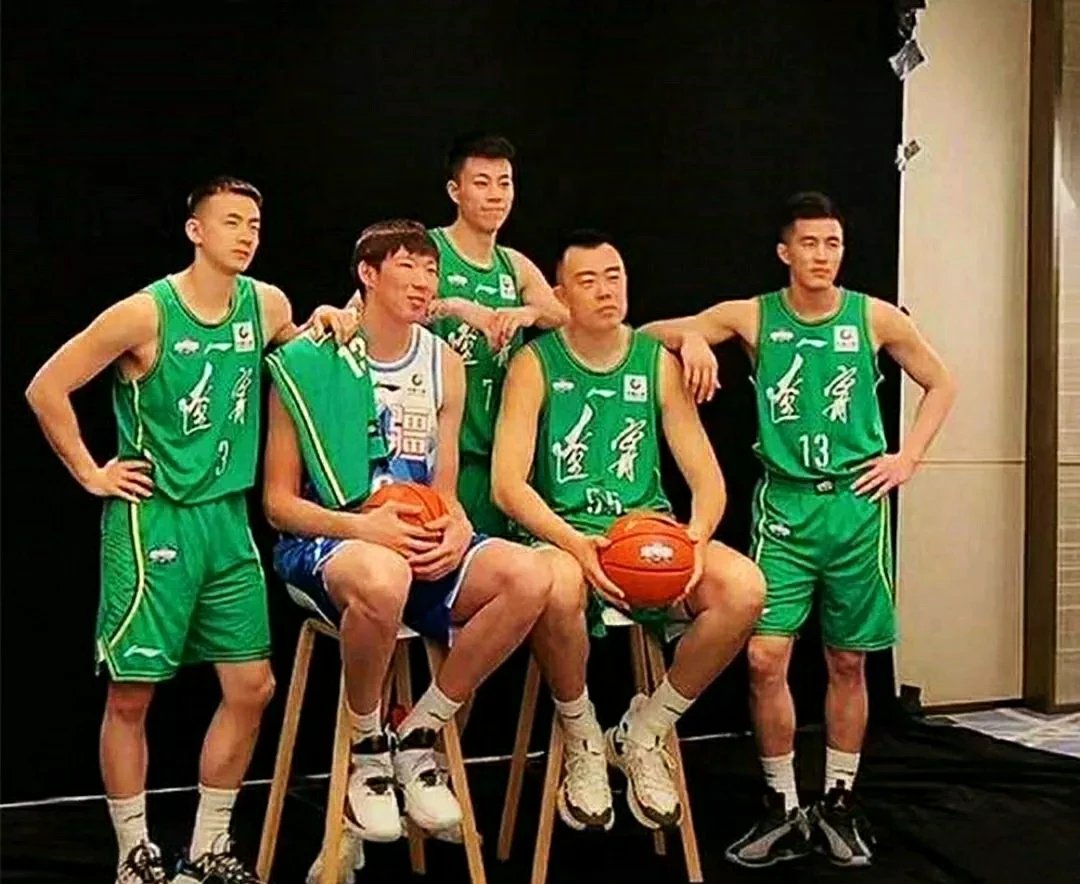 CBA辽宁本钢韩德君、李晓旭可能不退役，外援全换，大外是关键