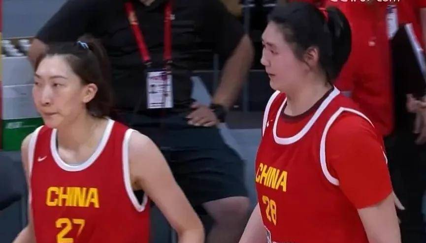 乐鱼真人体育娱乐-高田真希全场出战25分钟，7中5得到14分6板