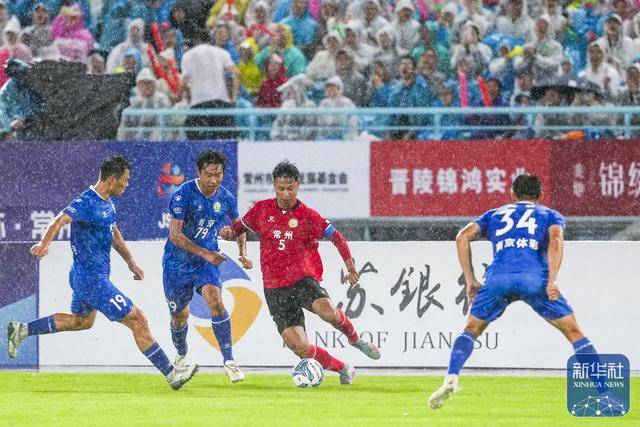 乐鱼真人体育娱乐-凯文德姆主场大捷，稳固联赛榜首位置
